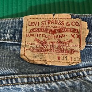 Men’s Levi’s 501 34 x 30 blue denim button fly straight leg jeans